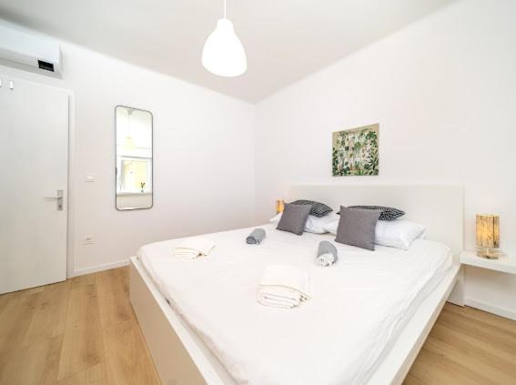Laganini Apartman Rab Rab Town Kültér fotó